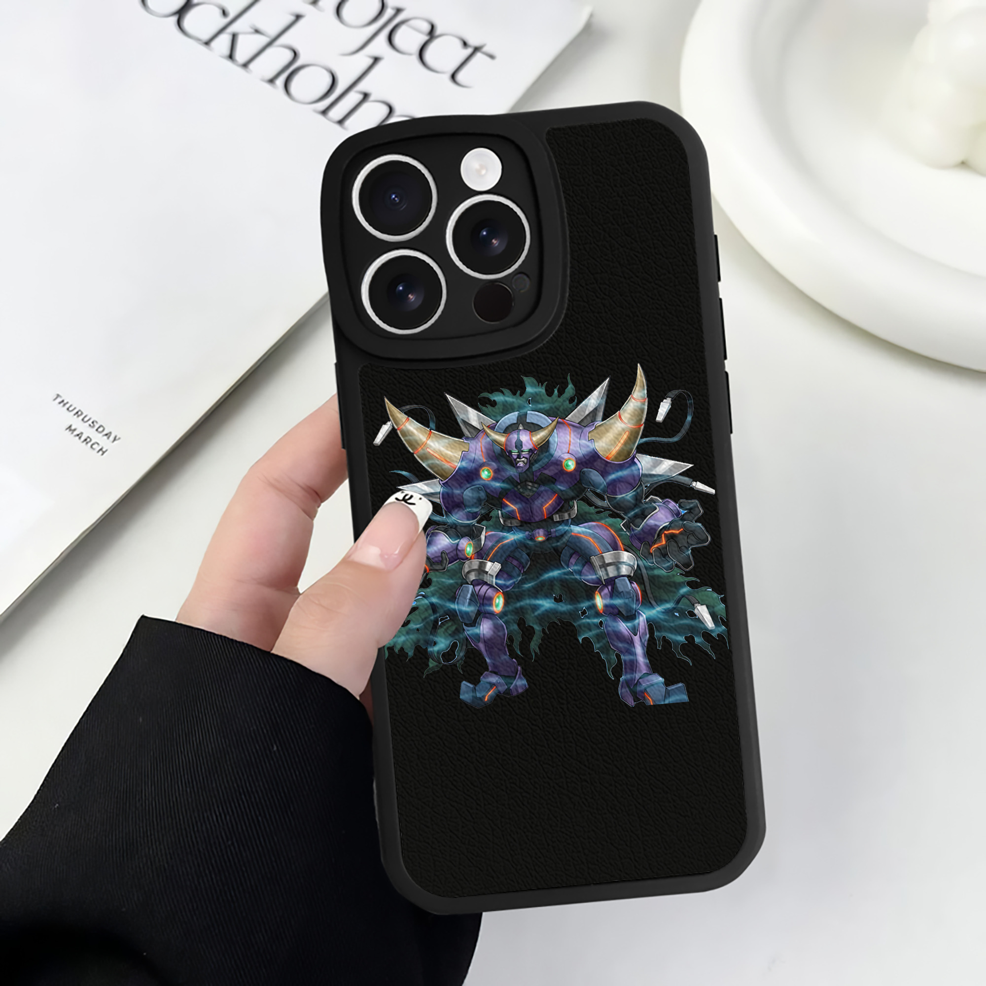 （画像用） 遊☆戯☆王 Yu-Gi-Oh! 【iPhone 16シリーズ対応】シリコンスマホケース（レザー調） 材質：シリコン